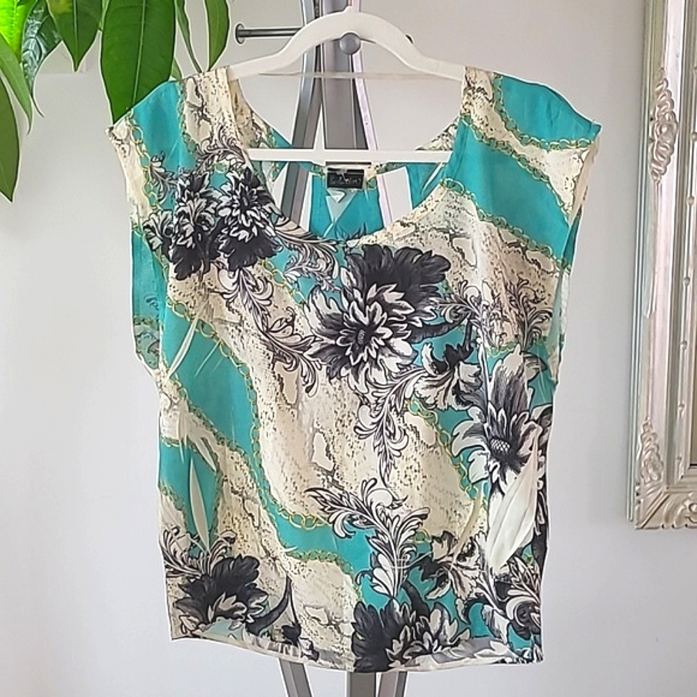 Sexy top versache vibe..small